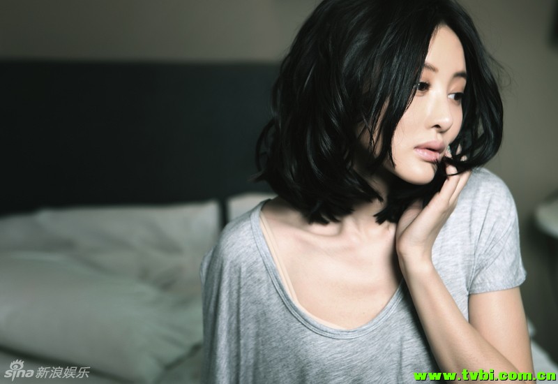 美女明星吴晓敏“床照”诱惑