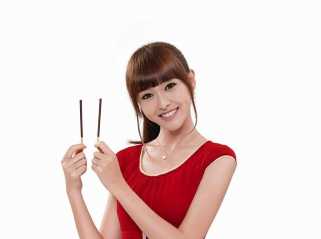 唐嫣动感写真秀歌舞 甜蜜娇俏展迷人笑容