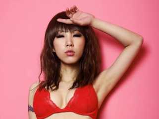 王勤火辣内衣性感诱人写真