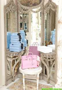 我们每天拼死拼活的赚钱 不就是为了像她一样吗！ ...