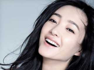 王丽坤演绎清纯中的性感 玩转极致柔情