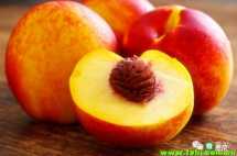 一招教你巧去桃子毛毛！吃桃子再也不烦啦！
