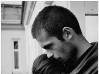 高速镜头告诉你，超大气球是怎么裂的！