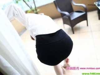 ROSI-NO.1003-白丝性感的女子大摆撩人姿势