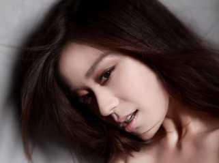 嘉妮低胸性感高清写真