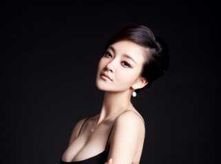 刘雨欣性感乳沟迷人写真